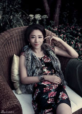 组图：刘思彤最新古典写真 温婉大气韵味十足