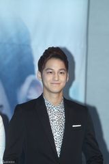 高清组图：宋慧乔透视装宣传新剧 赵仁成帅气