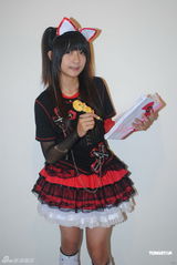 组图：许雅涵变身四川美食宝贝 为小吃比赛代言