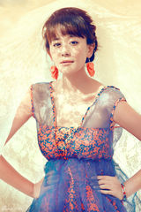 组图：海陆写真香肩微露 性感小清新