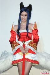 组图：张景岚戴猫耳卖萌 自曝前任是游戏宅男