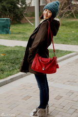 组图：刘芸冬日私服街拍  青春洋溢展率真个性