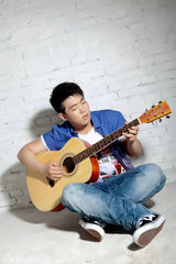 组图：连亚琦曝主题写真 青涩演绎懵懂初恋