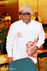 幻灯图：张卫健代言北大爱心社 将捐建图书馆