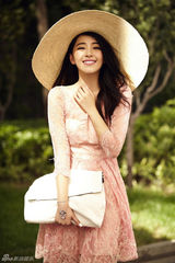 组图：阚清子时尚街拍优雅清新