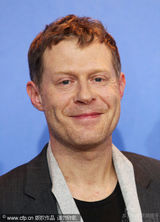 幻灯图集：《强盗》柏林记者会 男女主角拥吻抢镜