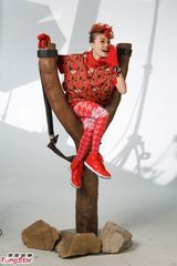 组图：容祖儿写真化身愤怒小鸟散发正能量