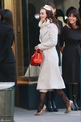 高清组图：莉顿-梅斯特街拍 白色大衣搭配靓包