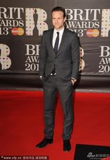 组图：2013全英音乐奖男星帅气亮相红毯