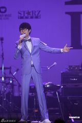 组图：方大同音乐会开幕 周柏豪连诗雅献唱