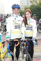 组图：单车迷任贤齐有意办环岛游
