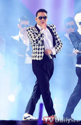 组图：PSY个唱记者会新洗脑神曲出炉