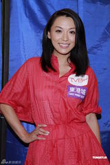 高清组图：陈炜现身秀厨艺 为烹饪比赛任评委