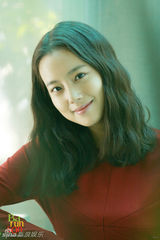 组图：韩星文彩苑代言酒业品牌 展温柔贤淑气质