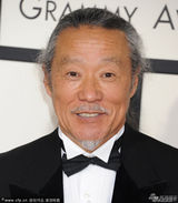 组图：日本音乐巨匠喜多郎亮相 恭敬鞠躬