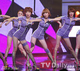 组图：《M！Countdown》现场公开 CNBLUE喜获冠军