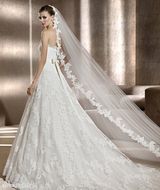 组图：欧美2012年婚纱系列发布 彰显高雅气质