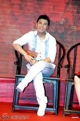 高清组图：《锦衣卫》开机 赵薇抢镜吴尊帅气