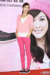 组图：陈意涵乳房检测靠男友 以运动排遣寂寞