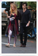 组图：布莱克-莱弗利现身片场潮装抢眼