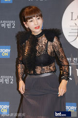 组图：韩星黄新惠等亮相《Let美人2》发布会