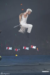 组图：郭富城个唱变型金刚舞台华丽震撼