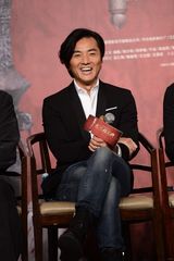 组图：《忠烈杨家将》于仁泰携六大型男现身