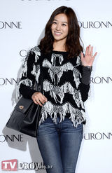 组图：T-ara郑柔美林时完等亮相时尚活动