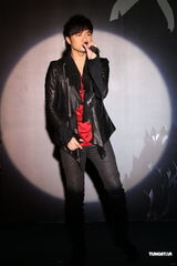 组图：古巨基三年磨一剑再发声 张柏芝令其请客