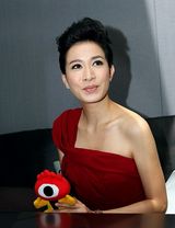 高清组图：林心如余诗曼陈键锋出席首尔电视节