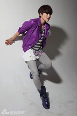 组图：亚运推广大使谭维维拍时尚环保大片