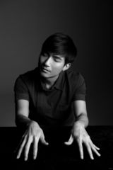 组图：陈楚生31岁生日写真 表达纯粹态度