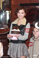 组图：阿Sa(蔡卓妍)春节拜会男友家人 直言不需要赡养费