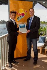 组图：吴奇隆受澳旅局邀请 赴澳拍旅行宣传片