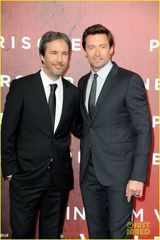 组图：休-杰克曼帅气亮相《囚徒》首映