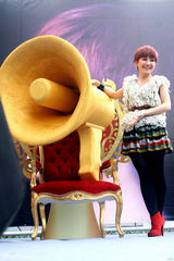 组图：梁静茹叹制作人不好当 新专辑首刷封面现瑕疵