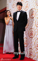 组图：SBS和KBS颁奖典礼 韩石奎申河均分获演技大奖