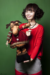 组图：家常萝莉张佳宁 新妆变身圣诞精灵