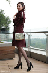 组图：吴佩慈潮装淑女气质 赴巴黎分享时装日记