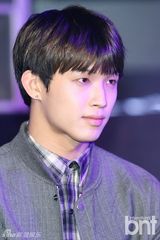 组图：韩男团BTOB新专辑回归首唱表演新歌