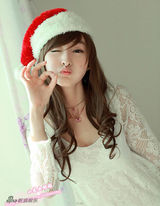 幻灯图集：小龙女彤彤化身圣诞宝贝 秀蕾丝装