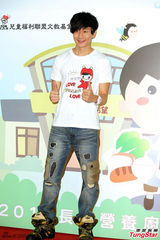 组图：林俊杰筹备个唱忙健身 观摩S.H.E演唱会