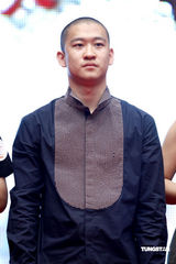 幻灯：郭德纲献“初吻”恶搞唐伯虎 笑言不如自己