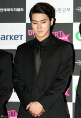 高清图：SJ少女时代等当红歌手齐聚韩国梦想演唱会