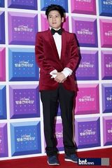 组图：姜虎东黄光熙等出席MBC演艺大赏颁奖礼