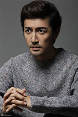 组图：张鲁一时尚写真彰显颓男胡茬魅力