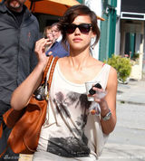 幻灯图集：杰西卡-阿尔芭雪花牛仔短裤清凉现身