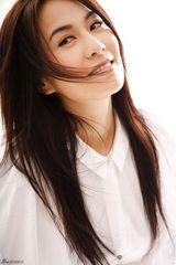 高清组图：叶璇写真玩蜕变 白衣造型秀青春身姿