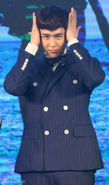 组图：《一又二分之一》发布会 尼坤现身引尖叫