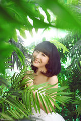 组图：蒋林珊最新夏日写真 笑容灿烂甜美动人